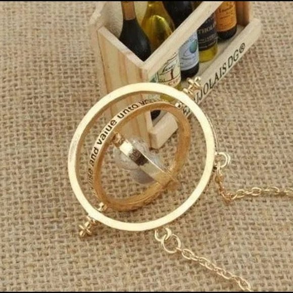 24K Gold Plated Harry Potter Hermione Time Turner White Sand Hourglass Necklace - Picture 4 of 5